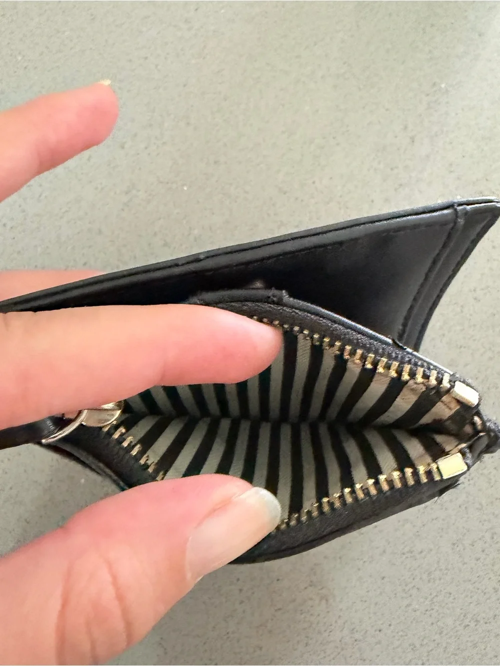 Kate Spade Bee Wallet Mika’s Pond Flying Bee Black GUC